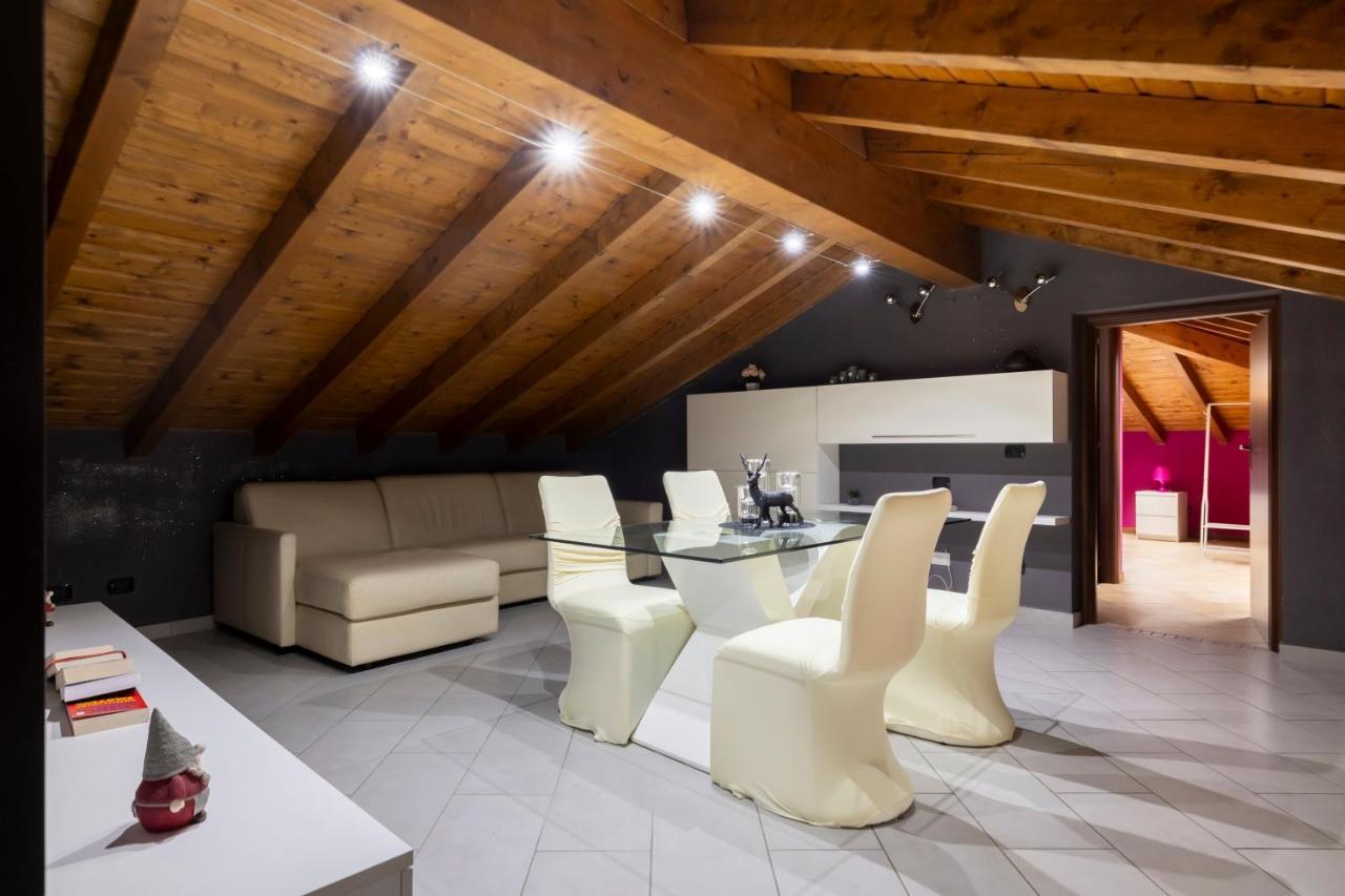 Appartement Leonardo Academy In 5' - Parcheggio Gratis - Laghi & Wi-Fi à Sesto Calende Extérieur photo